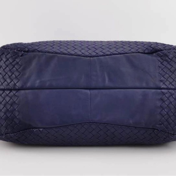 Bottega Veneta Intrecciato Woven Leather Shoulder Bag in Purple - Picture 5 of 16